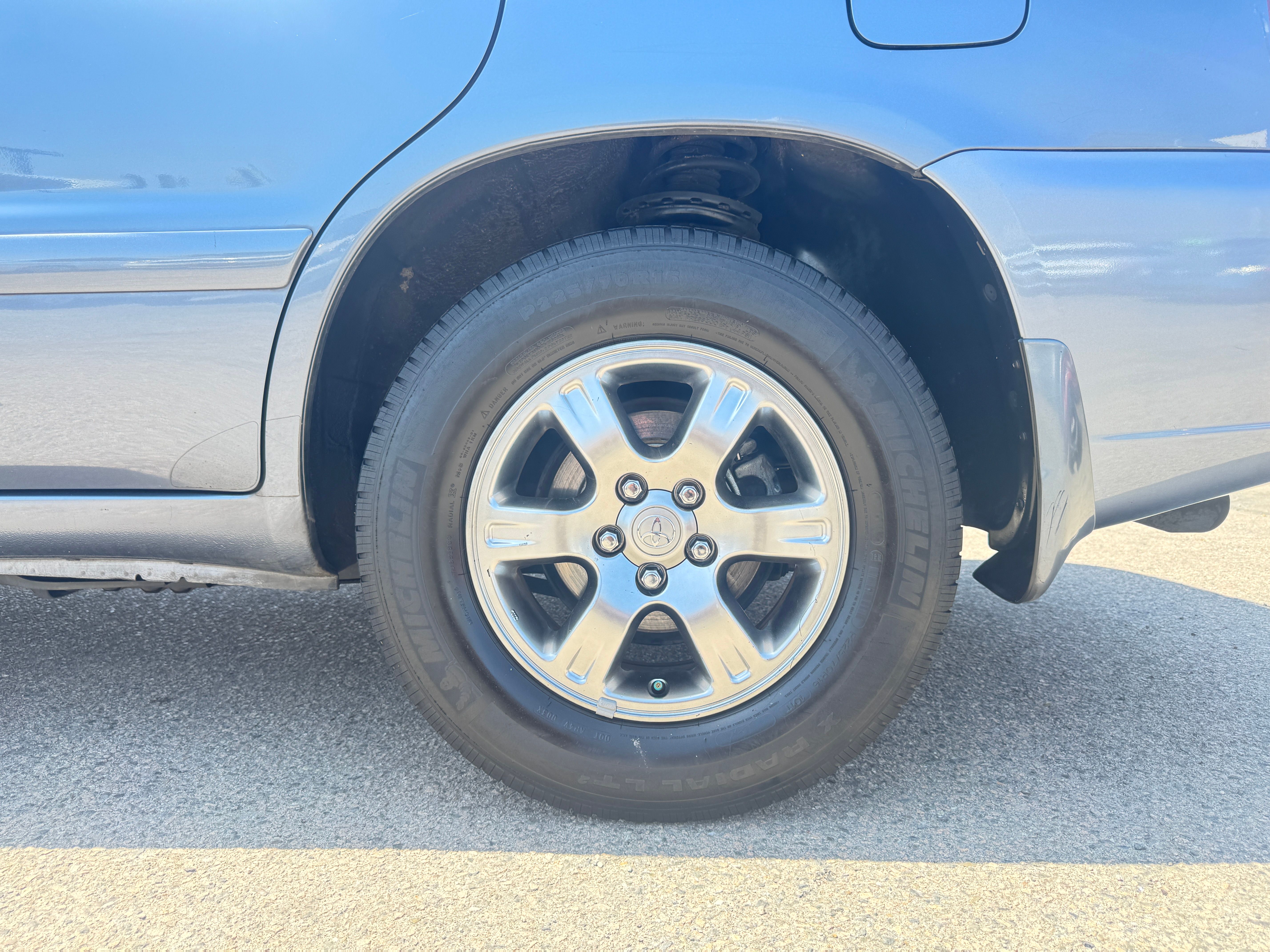 Used 2004 Toyota Highlander w/ 3rd Row FWD image 15
