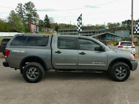 Used 2013 Nissan Titan PRO-4X image 5