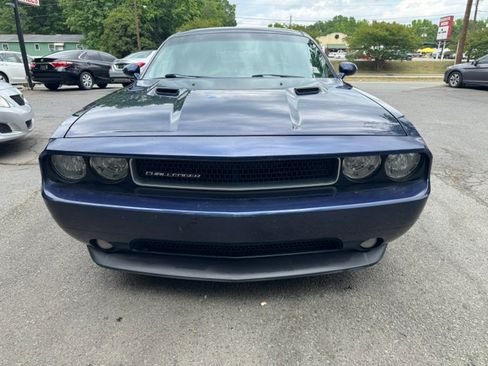 Used 2014 Dodge Challenger SXT RWD image 8