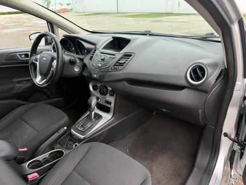 Used 2014 Ford Fiesta SE FWD image 16