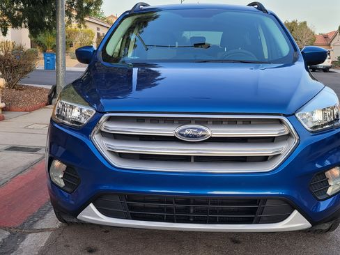 Used 2018 Ford Escape SE image 3