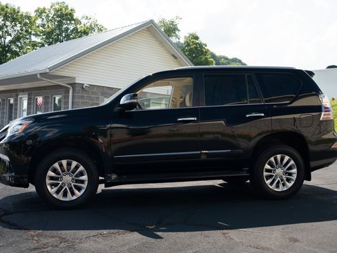 Used 2019 Lexus GX 460 4WD Premium 4.6L 8-Cyl SUV image 6