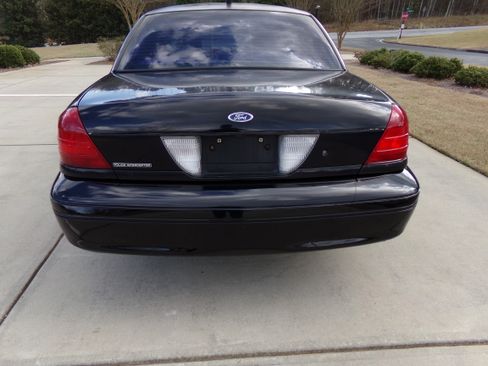 Used 2007 Ford Crown Victoria Police Interceptor image 4