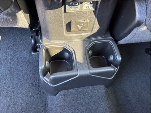 Used 2023 Jeep Wrangler Unlimited Rubicon image 38