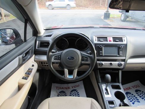 Used 2017 Subaru Outback 2.5i Premium image 22