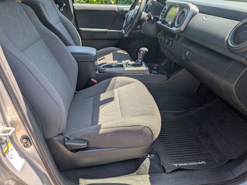 Used 2017 Toyota Tacoma TRD Off-Road image 22