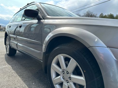 Used 2009 Subaru Outback 2.5i Special Edition image 10