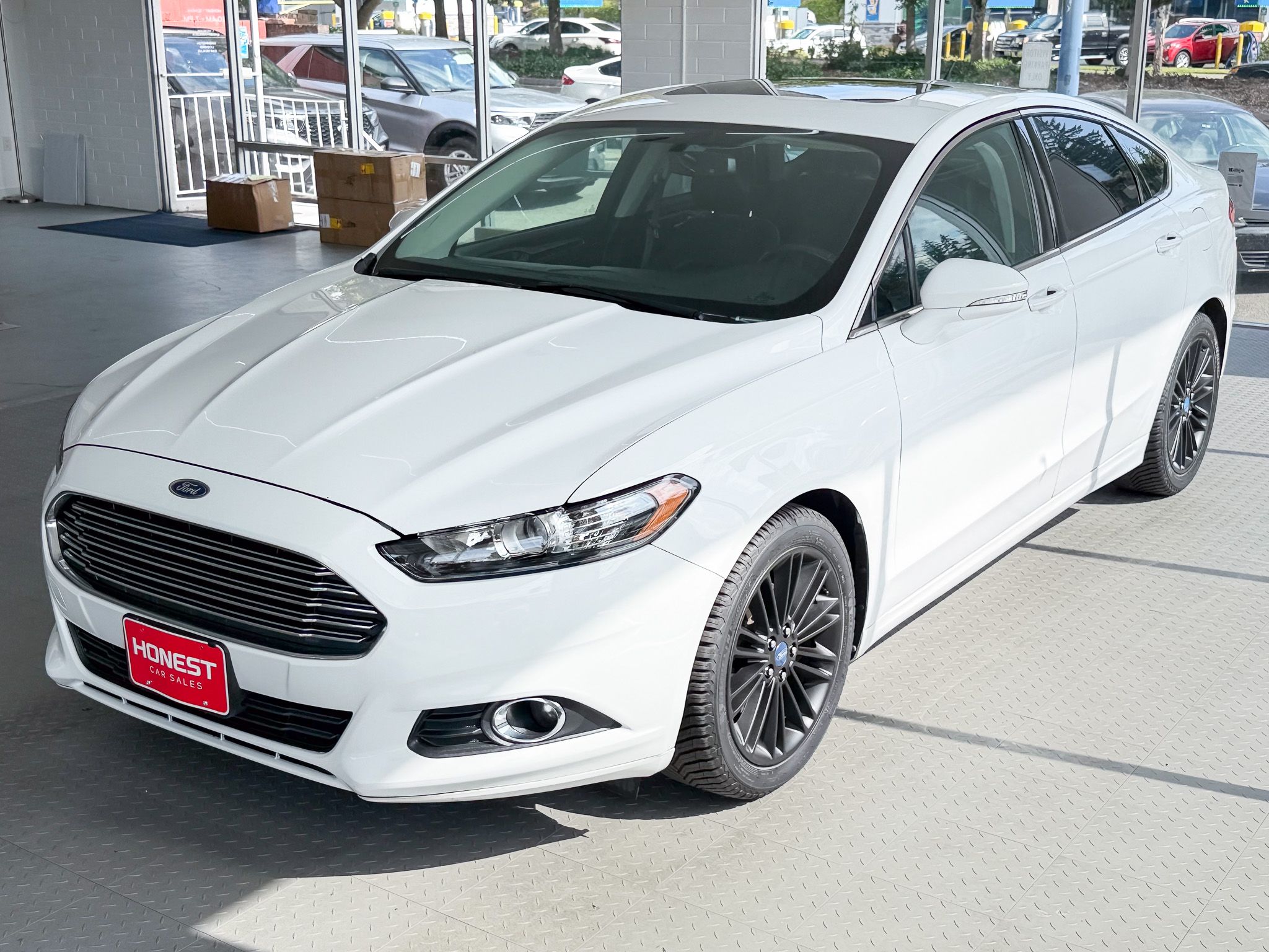 Used 2013 Ford Fusion SE FWD image 3