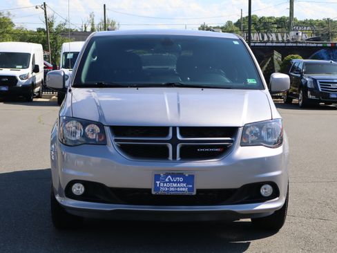 Used 2019 Dodge Grand Caravan GT FWD image 3