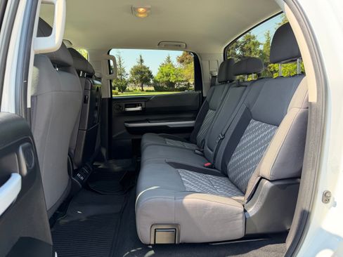 Used 2021 Toyota Tundra 2WD CrewMax SR5 image 18