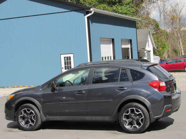 Used 2013 Subaru XV Crosstrek 2.0i Limited AWD/4WD image 5
