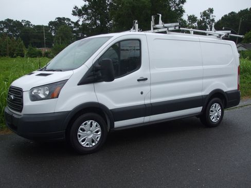 Used 2025 Ford Transit 250 130 Low Roof RWD image 1
