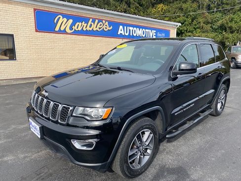 Used 2018 Jeep Grand Cherokee Laredo image 1