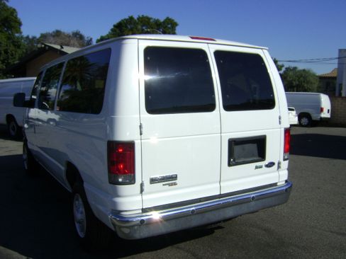 Used 2009 Ford E-350 and Econoline 350 XLT image 6