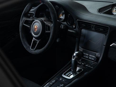 Used 2018 Porsche 911 GT2 RS image 70