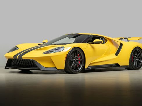 Used 2021 Ford GT Carbon Series RWD image 46
