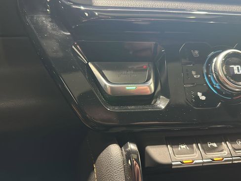 Used 2024 GMC Sierra 1500 AT4 image 16