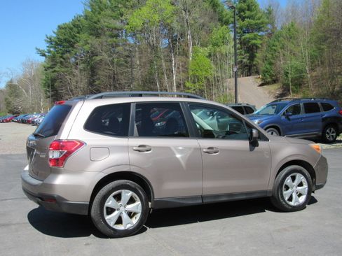 Used 2014 Subaru Forester 2.5i Premium AWD/4WD image 7