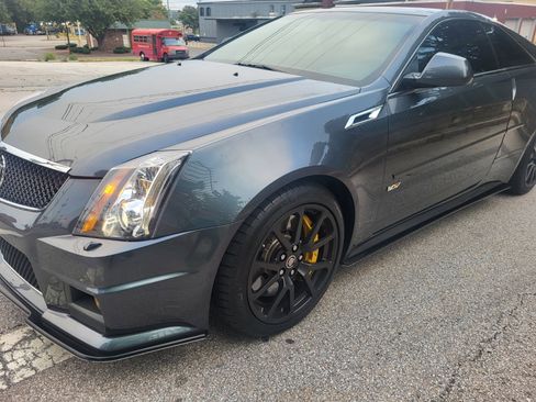 Used 2011 Cadillac CTS V Coupe RWD image 4