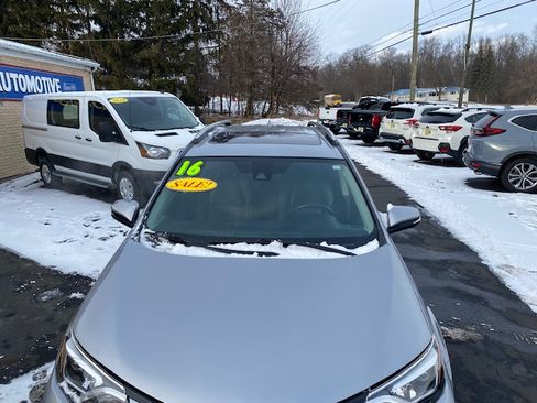 Used 2016 Toyota RAV4 Limited image 5