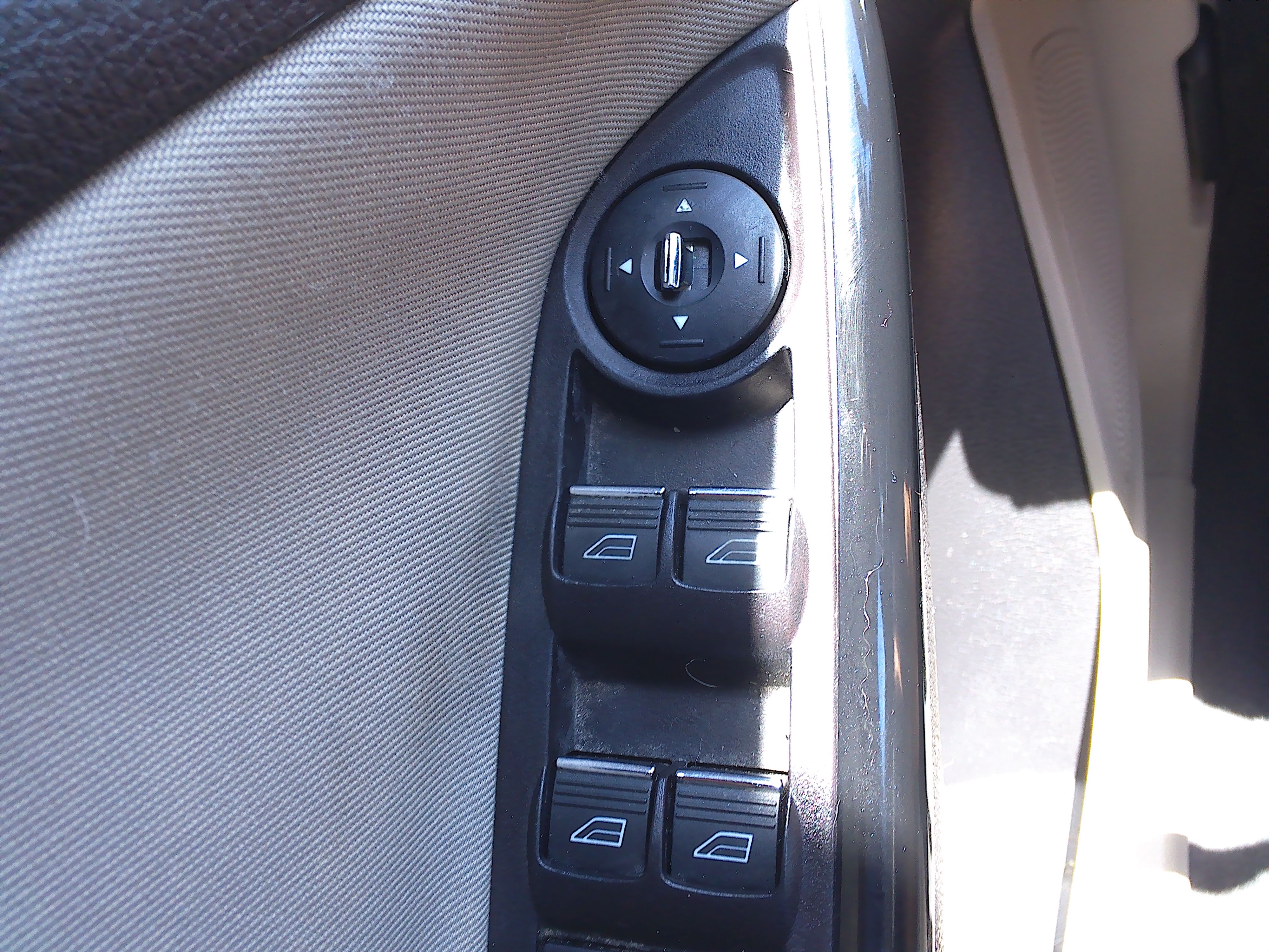 Used 2013 Ford Focus Electric Hatchback FWD image 23