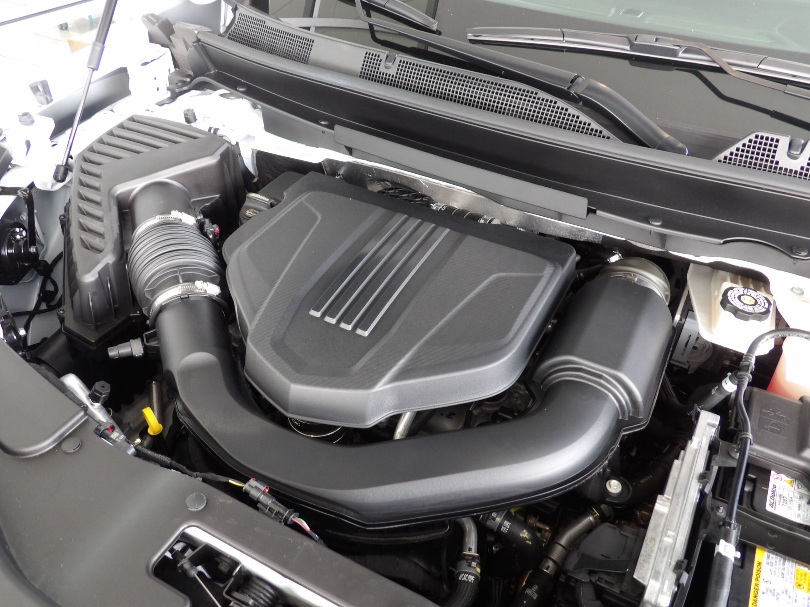 Used 2026 Chevrolet Traverse FWD LT image 13