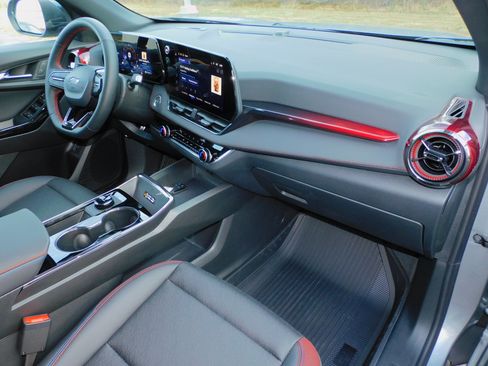 New 2026 Chevrolet Equinox RS image 4