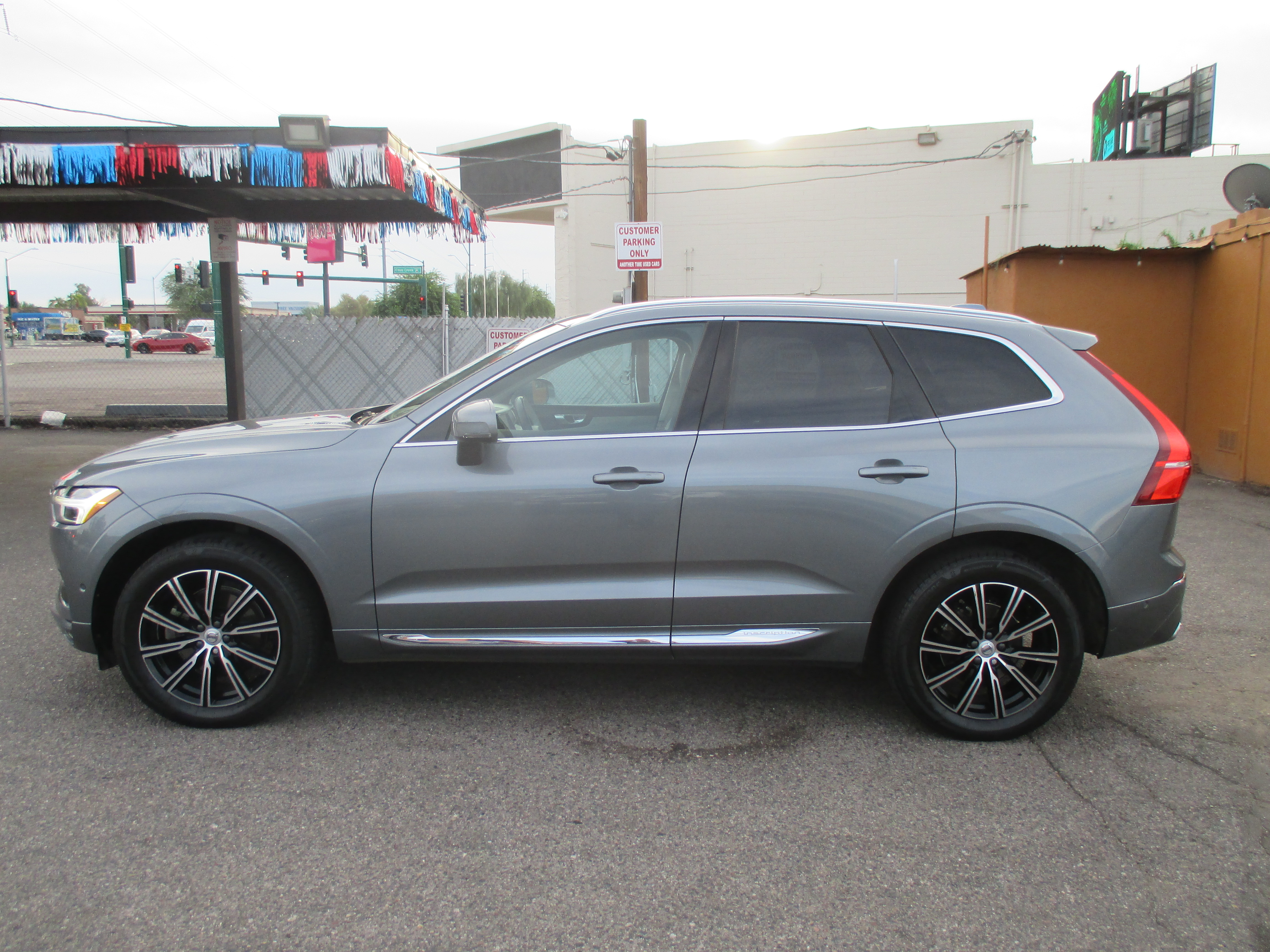 Used 2019 Volvo XC60 AWD T5 Inscription image 1