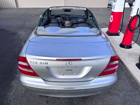 Used 2005 Mercedes-Benz CLK 320 image 6