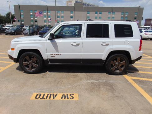 Used 2017 Jeep Patriot 75th Anniversary image 5