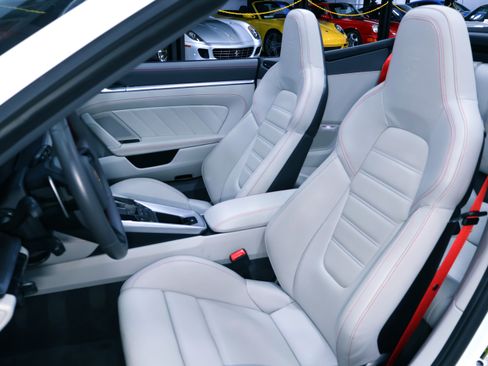 Used 2024 Porsche 911 Carrera 4S image 11