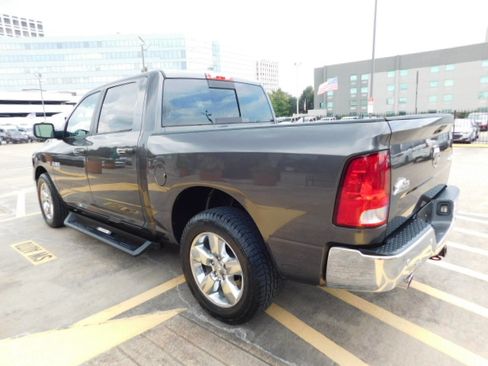 Used 2018 RAM 1500 4x4 Crew Cab Big Horn image 5
