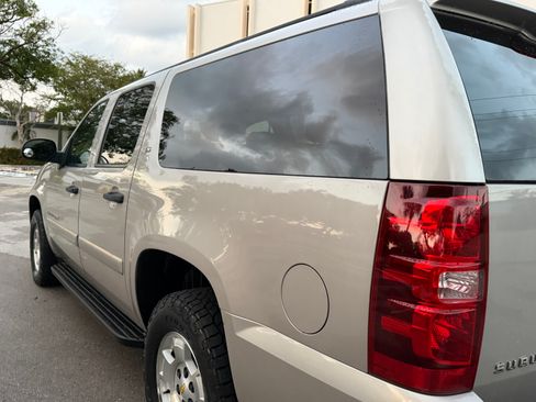Used 2008 Chevrolet Suburban 4WD image 26
