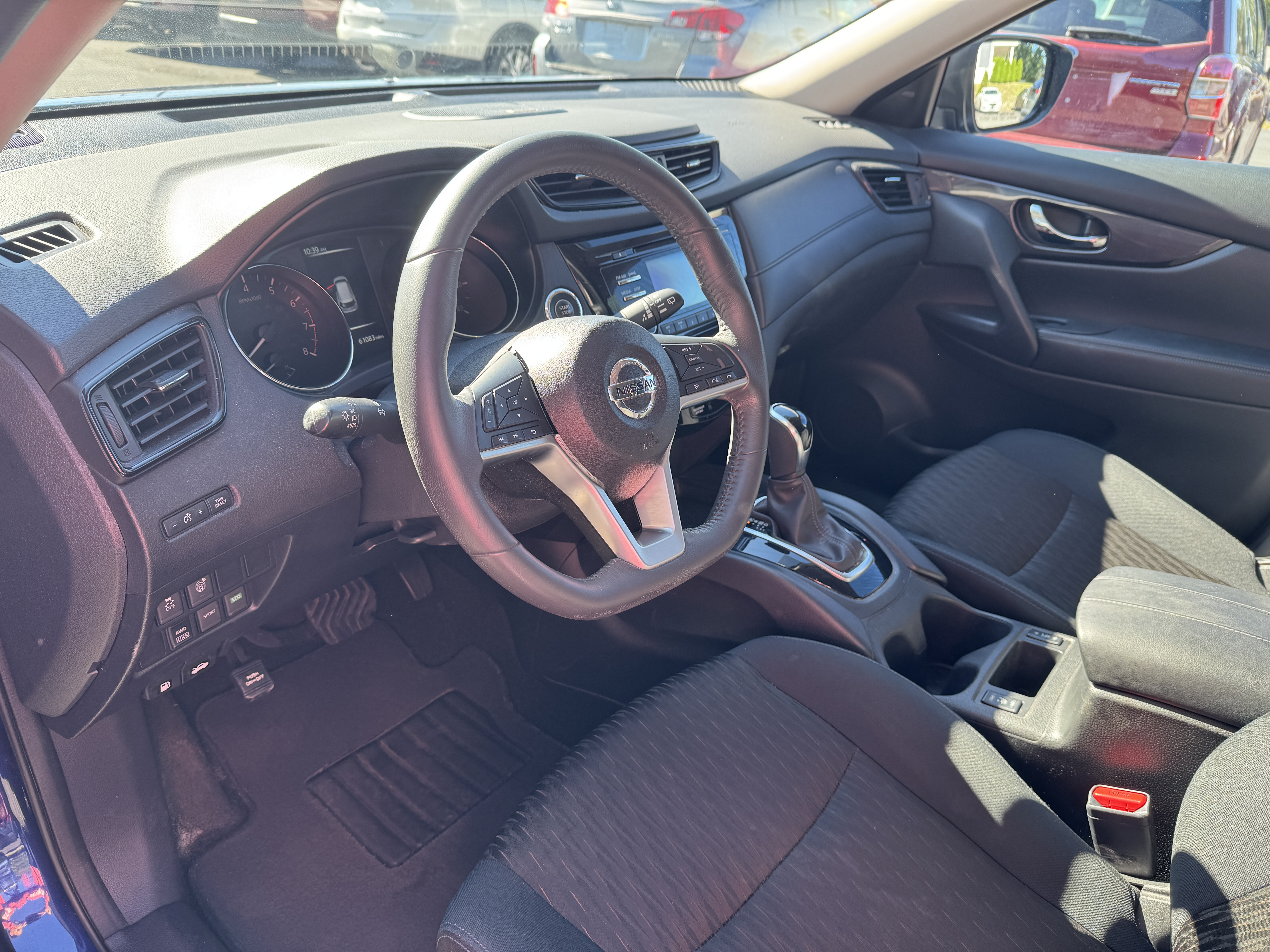 Used 2017 Nissan Rogue AWD SV image 8