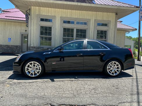 Used 2011 Cadillac CTS V Sedan RWD image 2