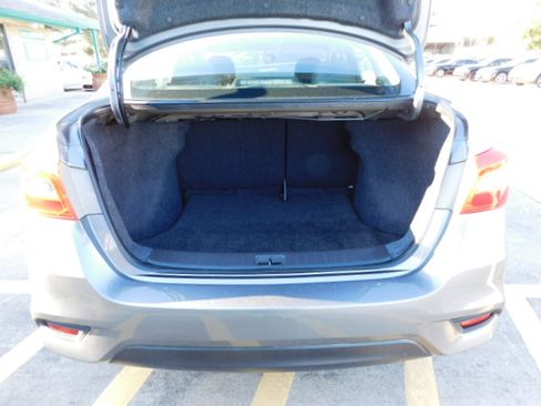 Used 2019 Nissan Sentra SV image 7