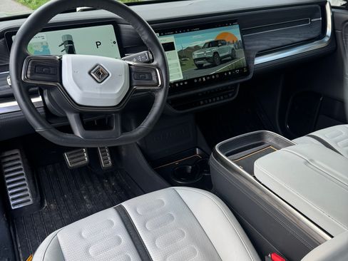 Used 2023 Rivian R1T AWD Adventure image 23
