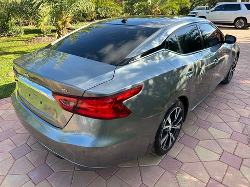 Used 2017 Nissan Maxima SL FWD image 4