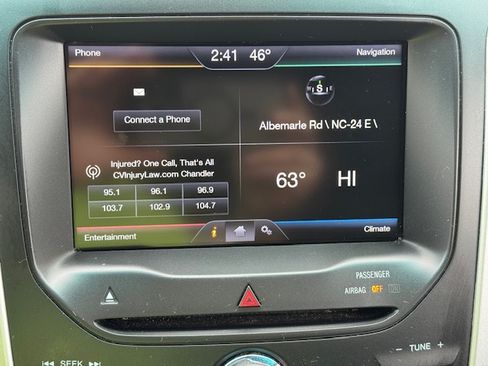 Used 2015 Ford Explorer XLT image 21