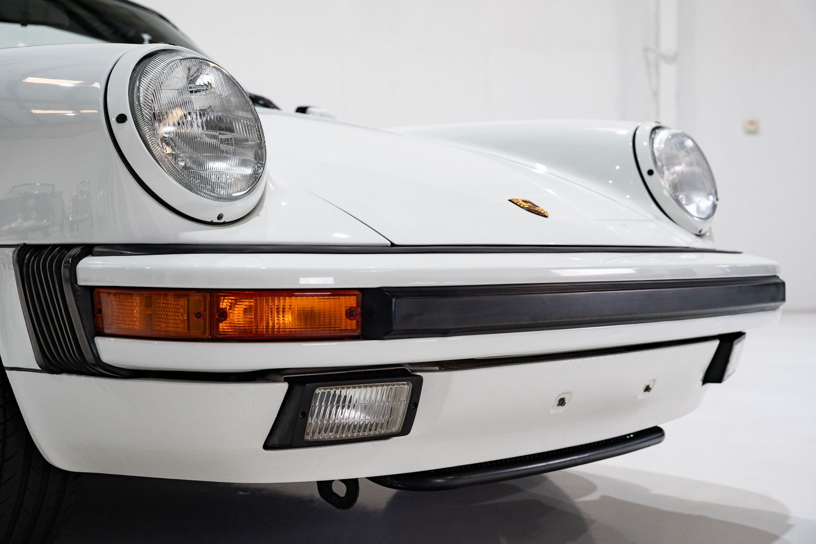 Used 1989 Porsche 911 Carrera Cabriolet RWD image 43