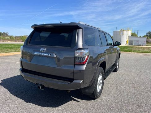 Used 2018 Toyota 4Runner SR5 Premium image 7