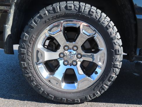 Used 2019 RAM 1500 Big Horn image 16