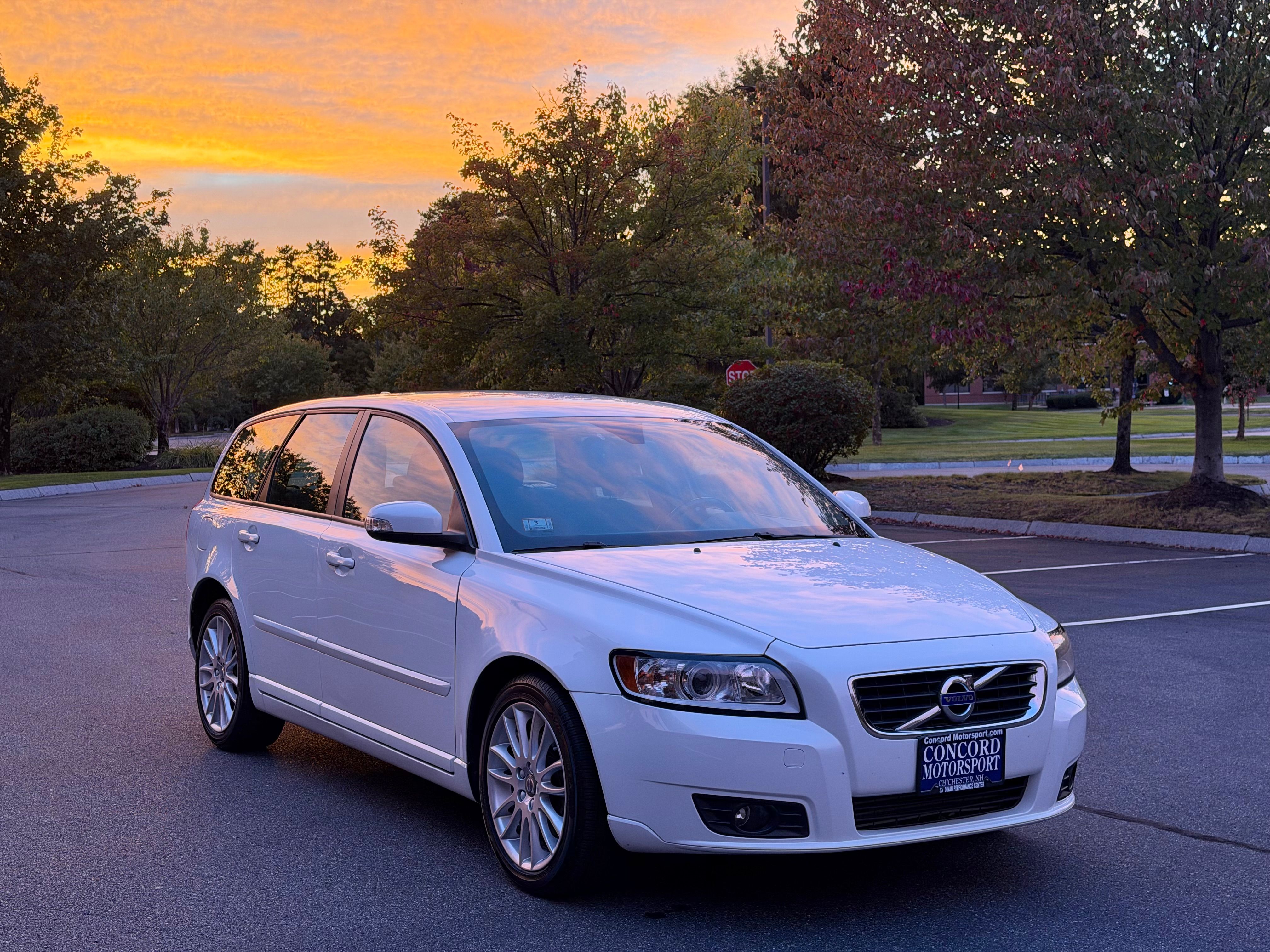 Used 2011 Volvo V50 T5 FWD image 10