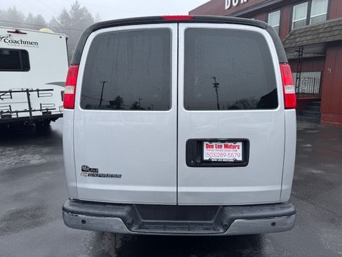 Used 2017 Chevrolet Express 2500 image 25