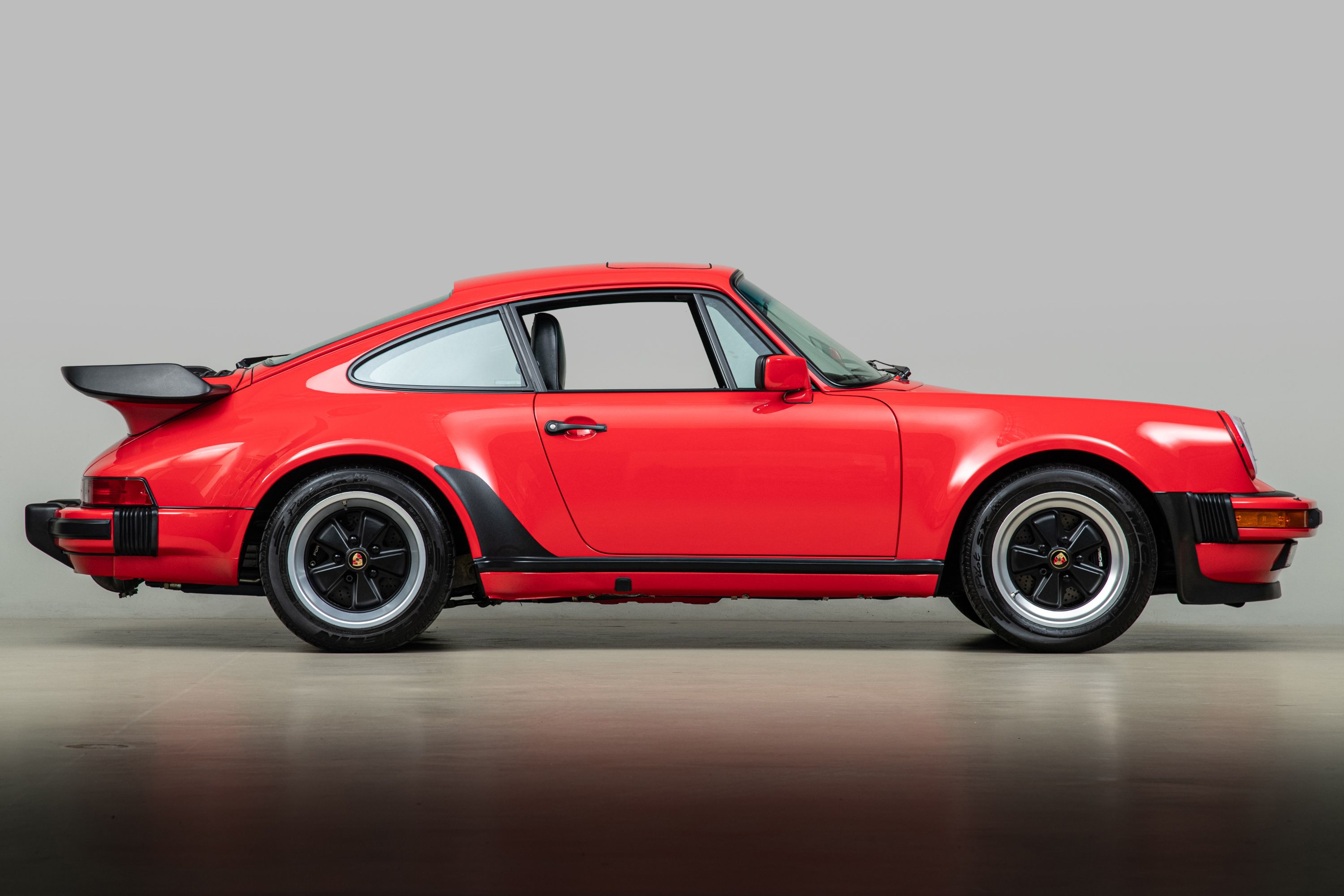 Used 1988 Porsche 911 Turbo Coupe RWD image 10
