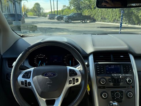 Used 2013 Ford Edge SEL image 12