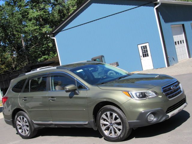 Used 2017 Subaru Outback 2.5i Touring AWD/4WD image 13