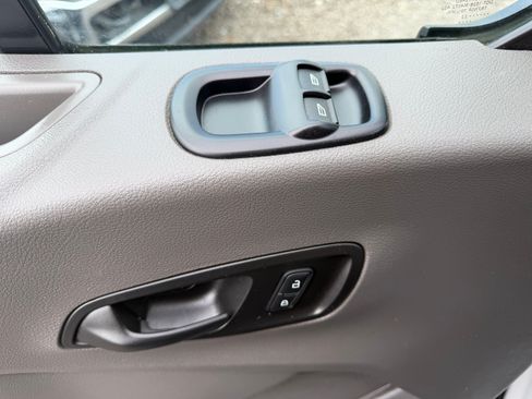 Used 2022 Ford Transit 250 image 12