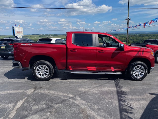 Used 2023 Chevrolet Silverado 1500 4x4 Crew Cab LT image 5