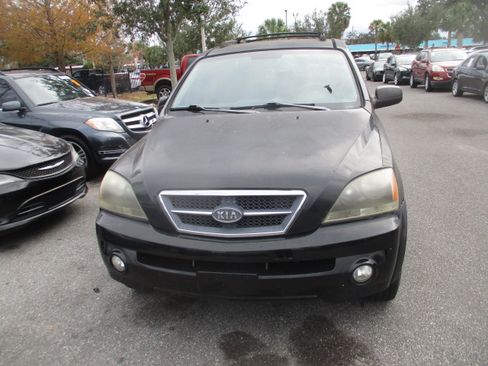 Used 2005 Kia Sorento LX image 3